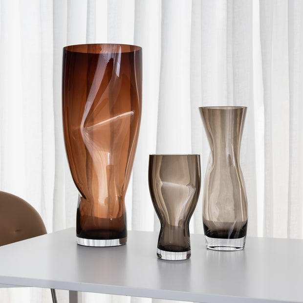Squeeze vase smokey brown 340mm